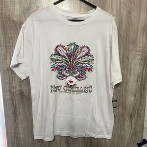 New Orleans Mardi Gras Mask Graphic T-Shirt L White Short Sleeve Birthplace Jazz